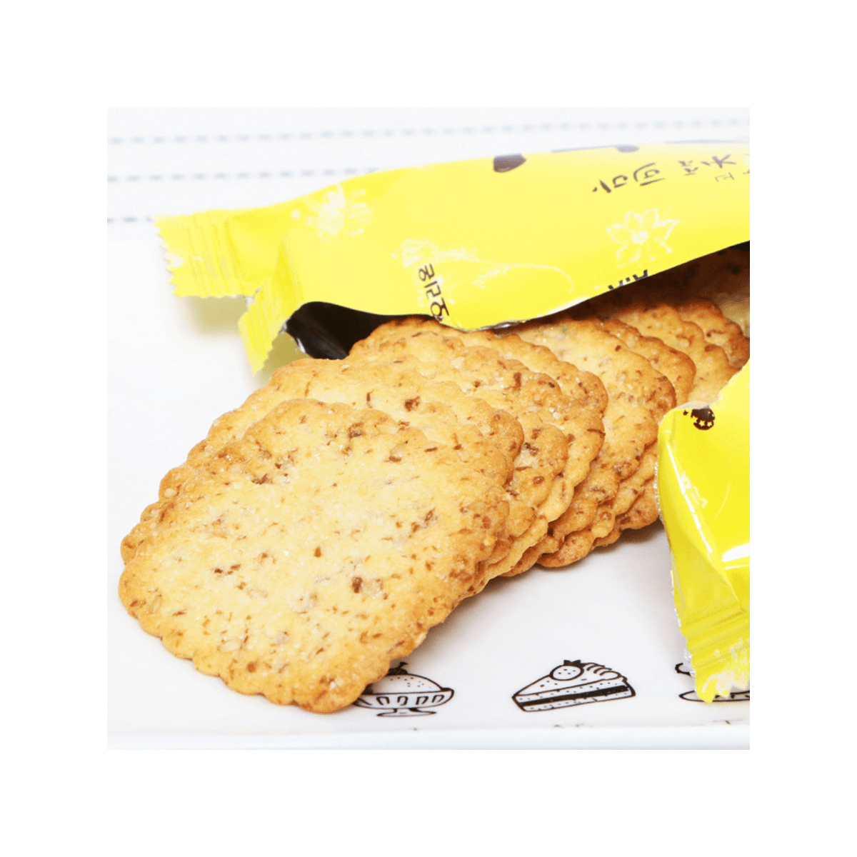 Gosomi Sweet & Salty Sesame Crackers - Korean Dessert, 7.61oz