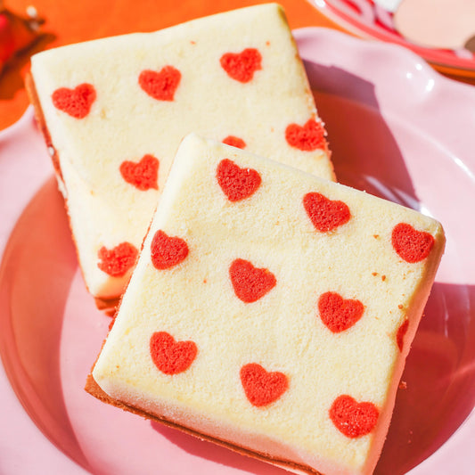 Nagoya Cake Strawberry Flavor 10.58 oz