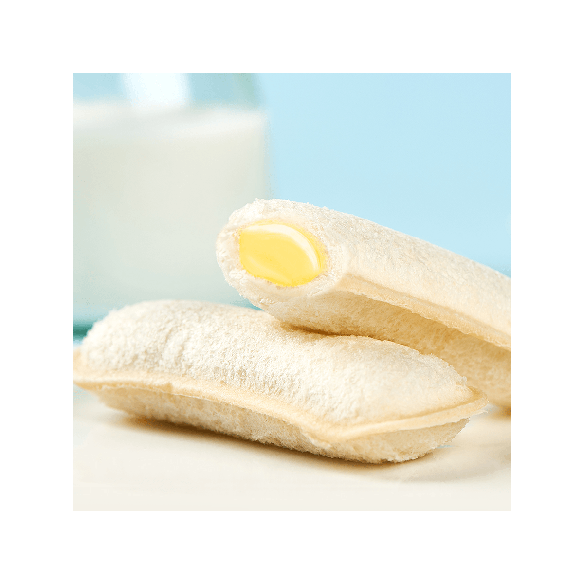 Mini Sandwiches with Yellow Peach Filling - 4 Pieces, 2.68oz