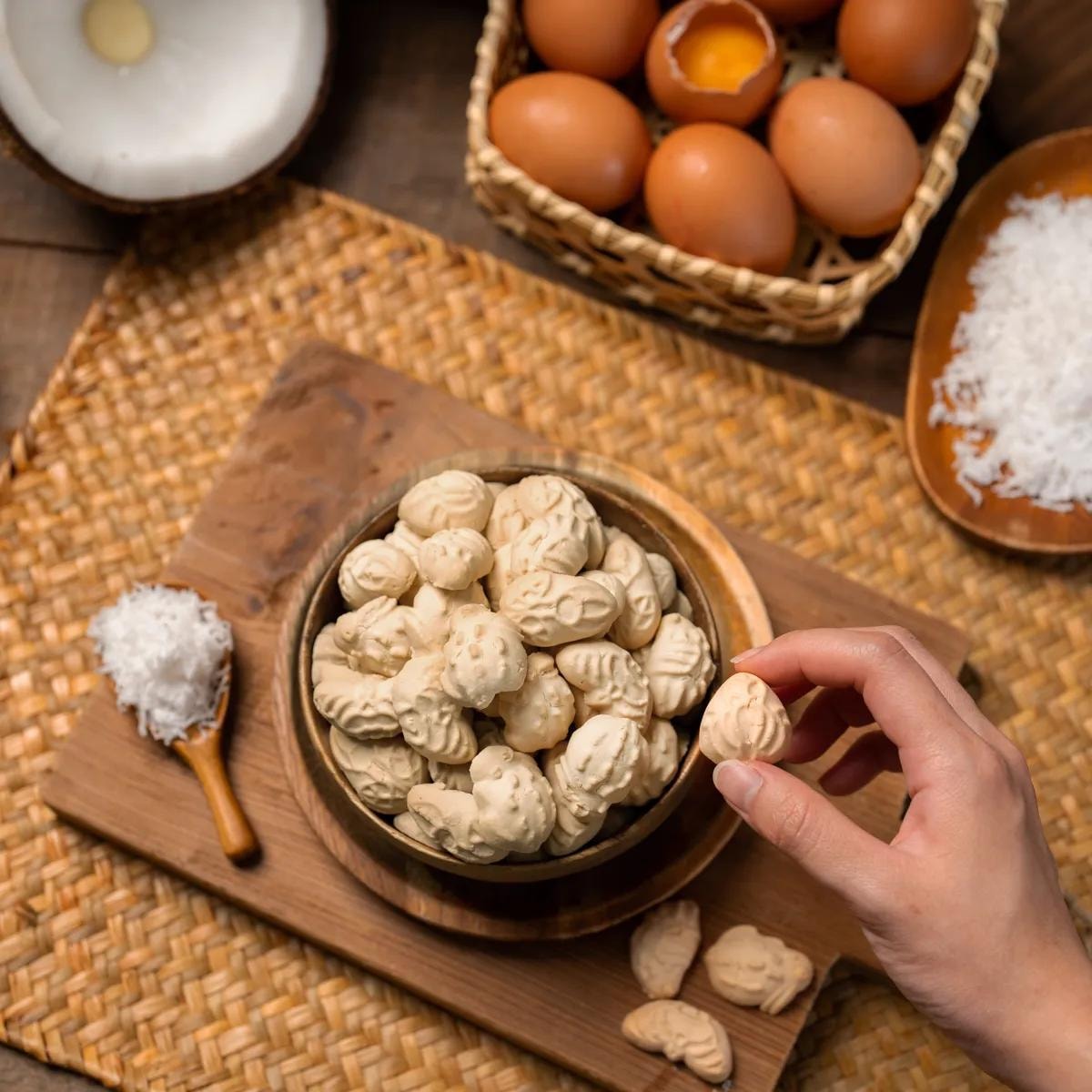 Nyonya Coconut Milk Cassava Cookies Charcoal,4.93 oz