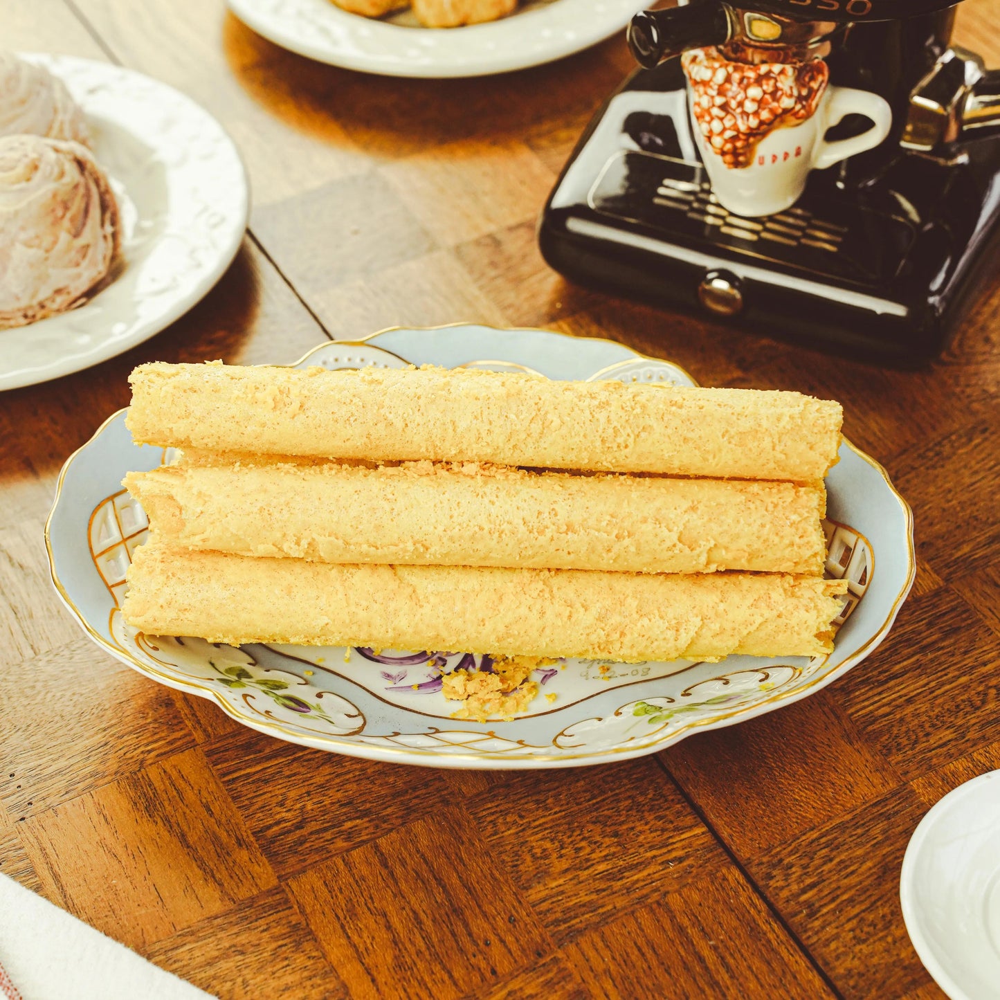 Rolled Wafers - Crispy Cookie Tin, 16oz