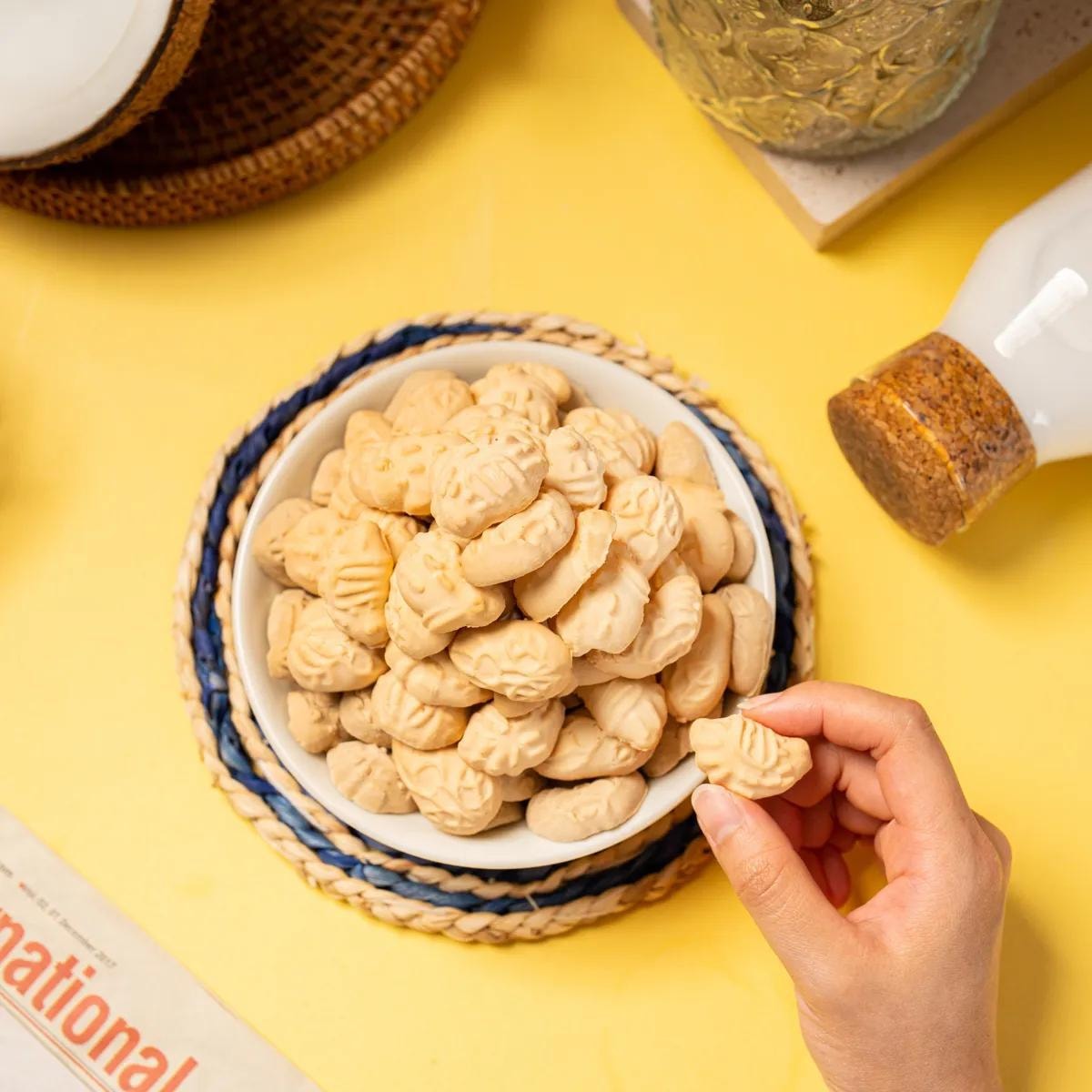 Nyonya Coconut Milk Cassava Cookies Charcoal,4.93 oz